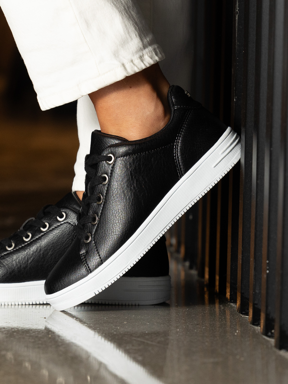 Gorbio Low Black