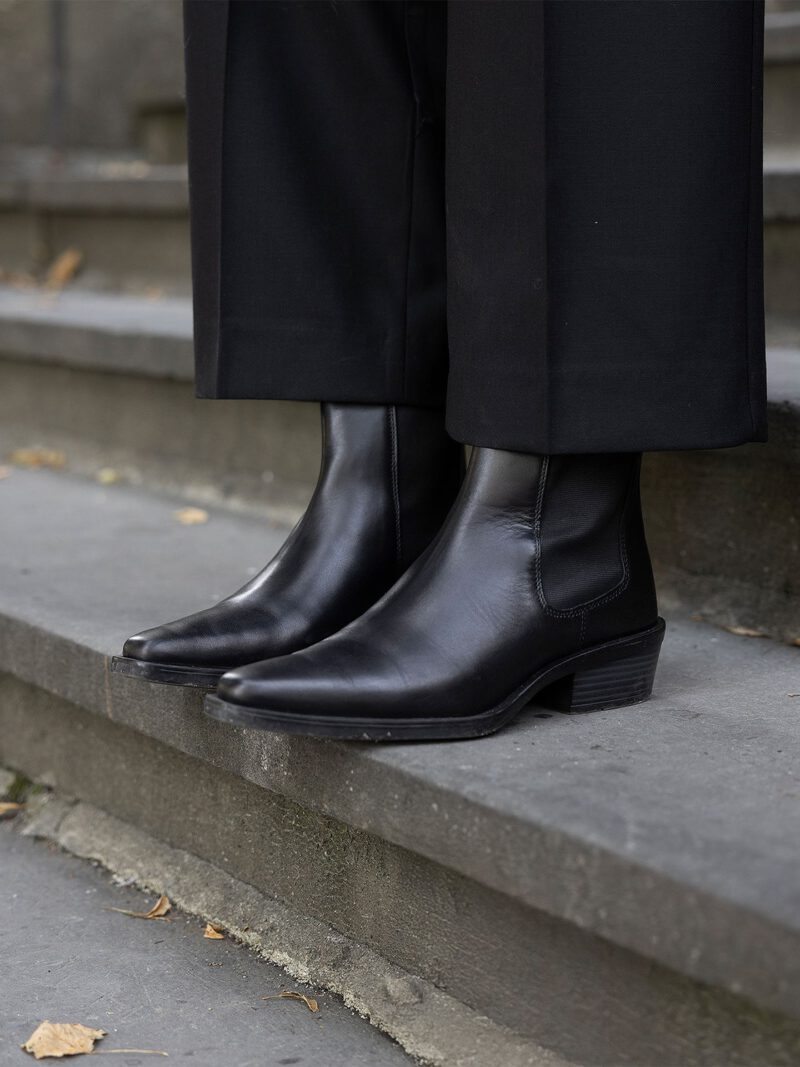 Alternative view of Roberto Rosso Mira Leather Boot - black